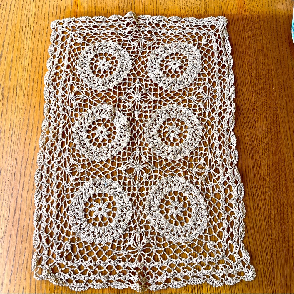 Vintage ecru doily rectangular dresser scarf, end table lg